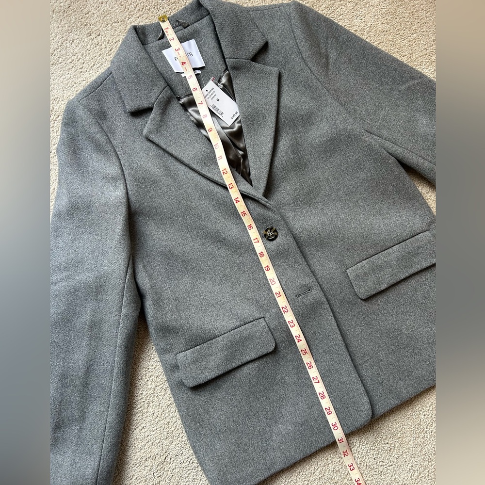 ✨Host Pick ✨ Ricki's Elegant Gray Blazer - Picture 6 of 8